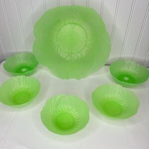 Vintage Green Plastic Cabbage Lettuce Salad Bowls Berman 5 small 1 Large Serving